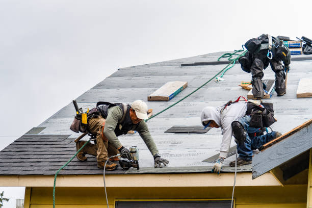 Professional Gutter Installation technician working in Silver Lake, NY